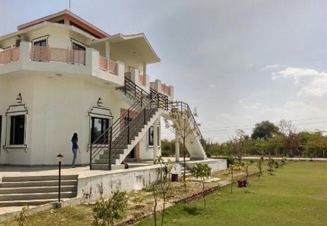 Hotel La Fortuna And Udaipur